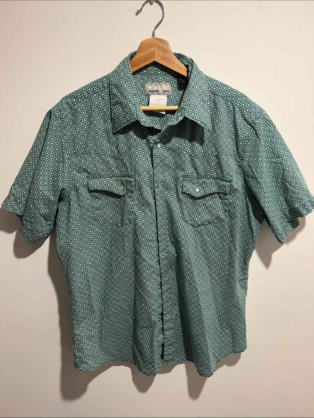 Vintage Wrangler Short-Sleeve Geometric Print Shirt in Teal Size Large